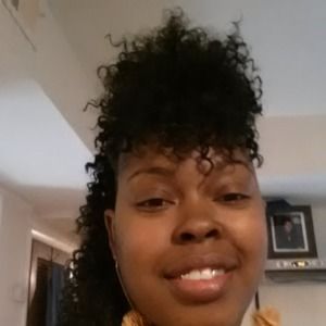 Meet your Posher, Tia